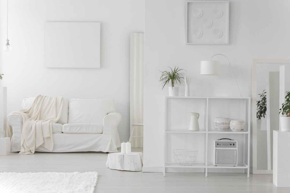 Cómo lograr un estilo moderno y minimalista con decoración con muebles blancos